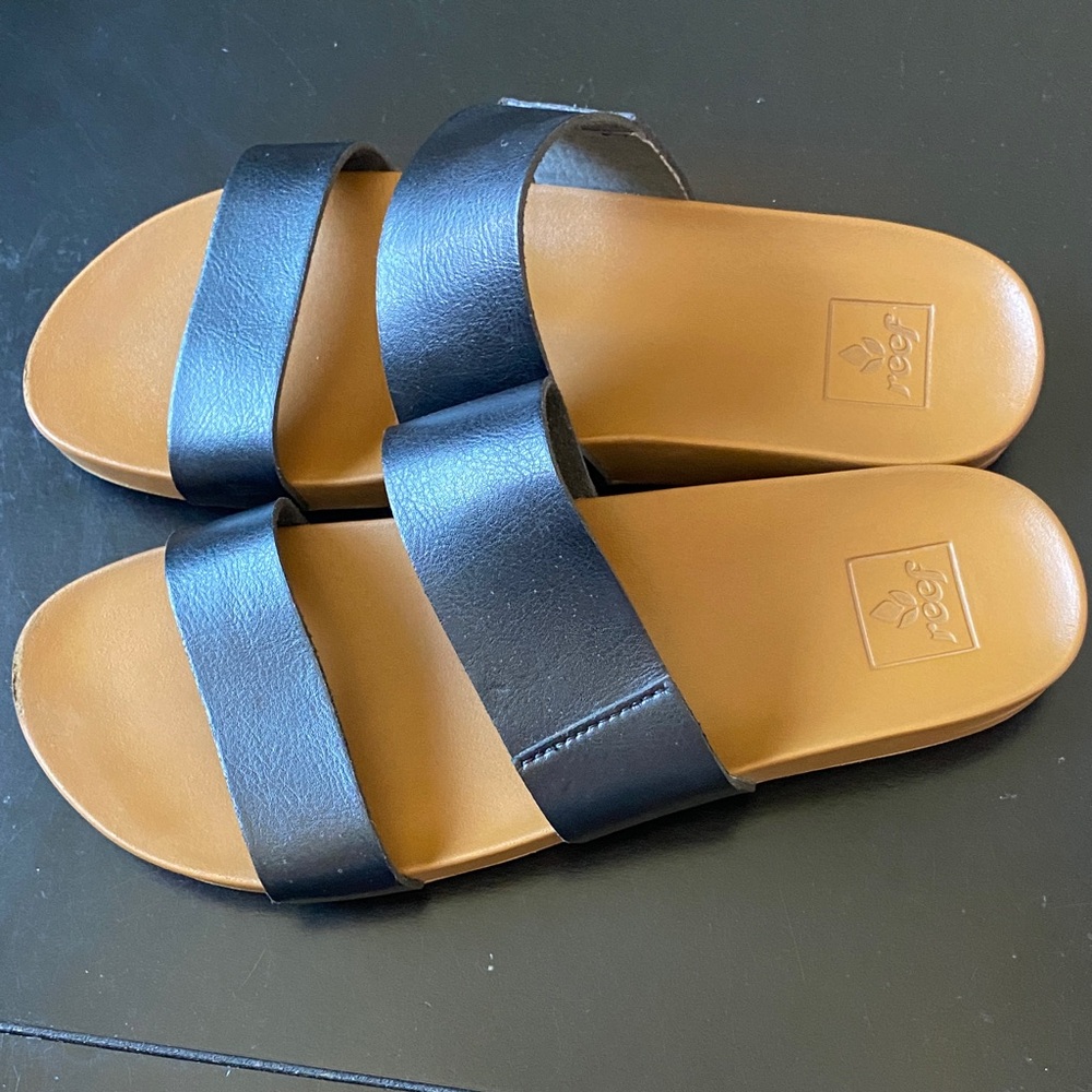 Reef Black and Tan Women's Sandals